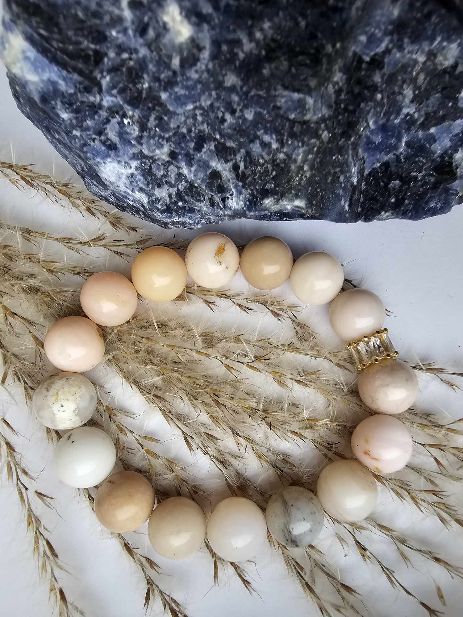 RAUSVASIS ANDŲ OPALAS – VILTIS, DVASINIS PABUDIMAS, GYDO ŠIRDĮ