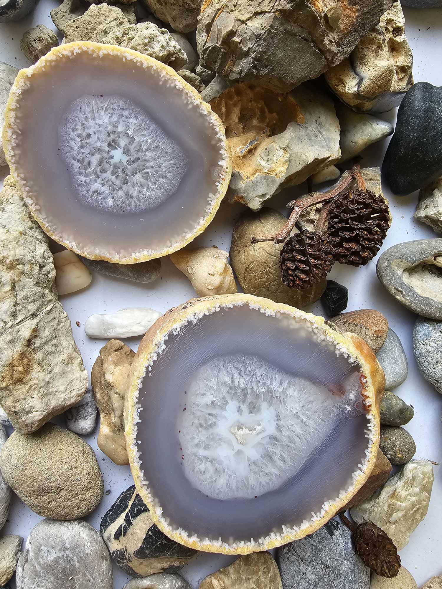 Agatas geodos, 2 vnt. (sėkmė, sveikata, gerovė)