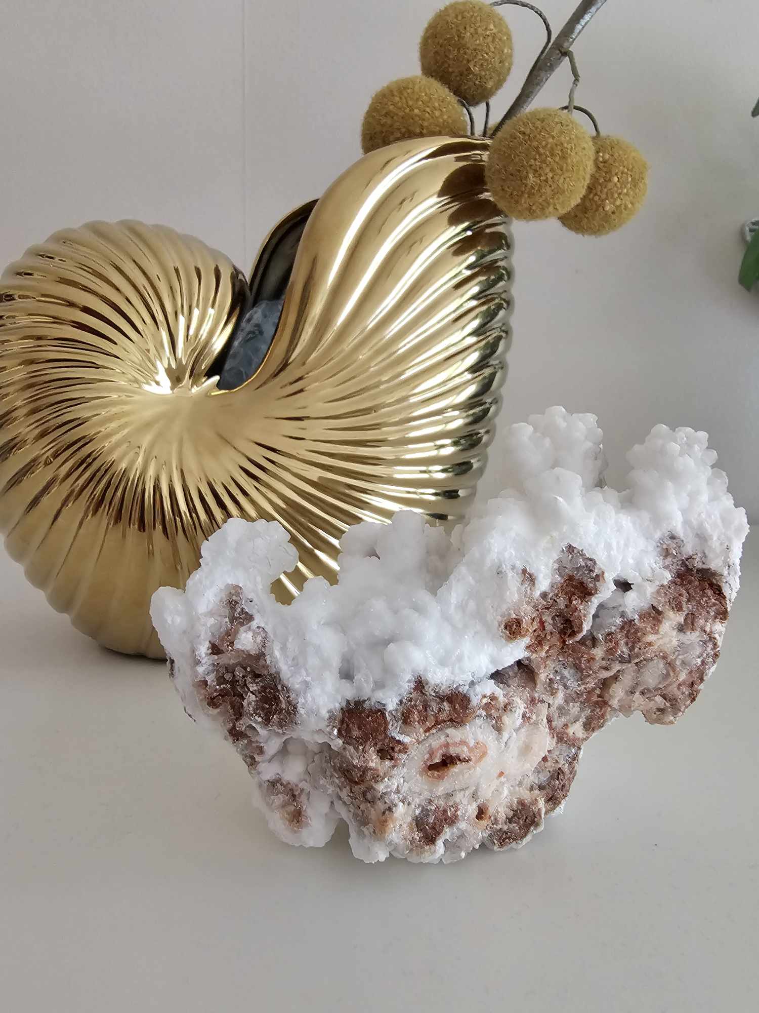 Kalcitas baltas stovintis (pop corn, cauliflower calcite)
