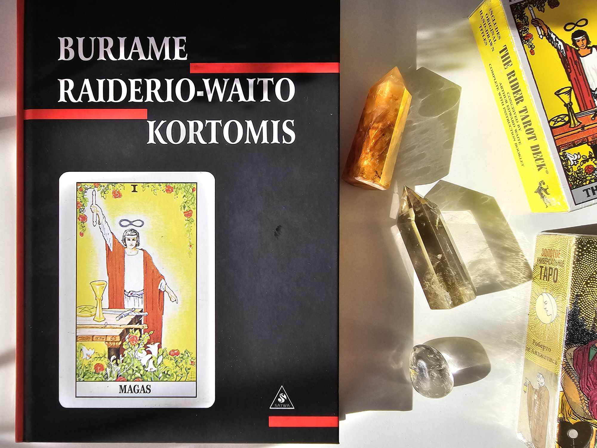 Taro knyga lietuviškai "Buriame Raiderio-Vaito kortomis"