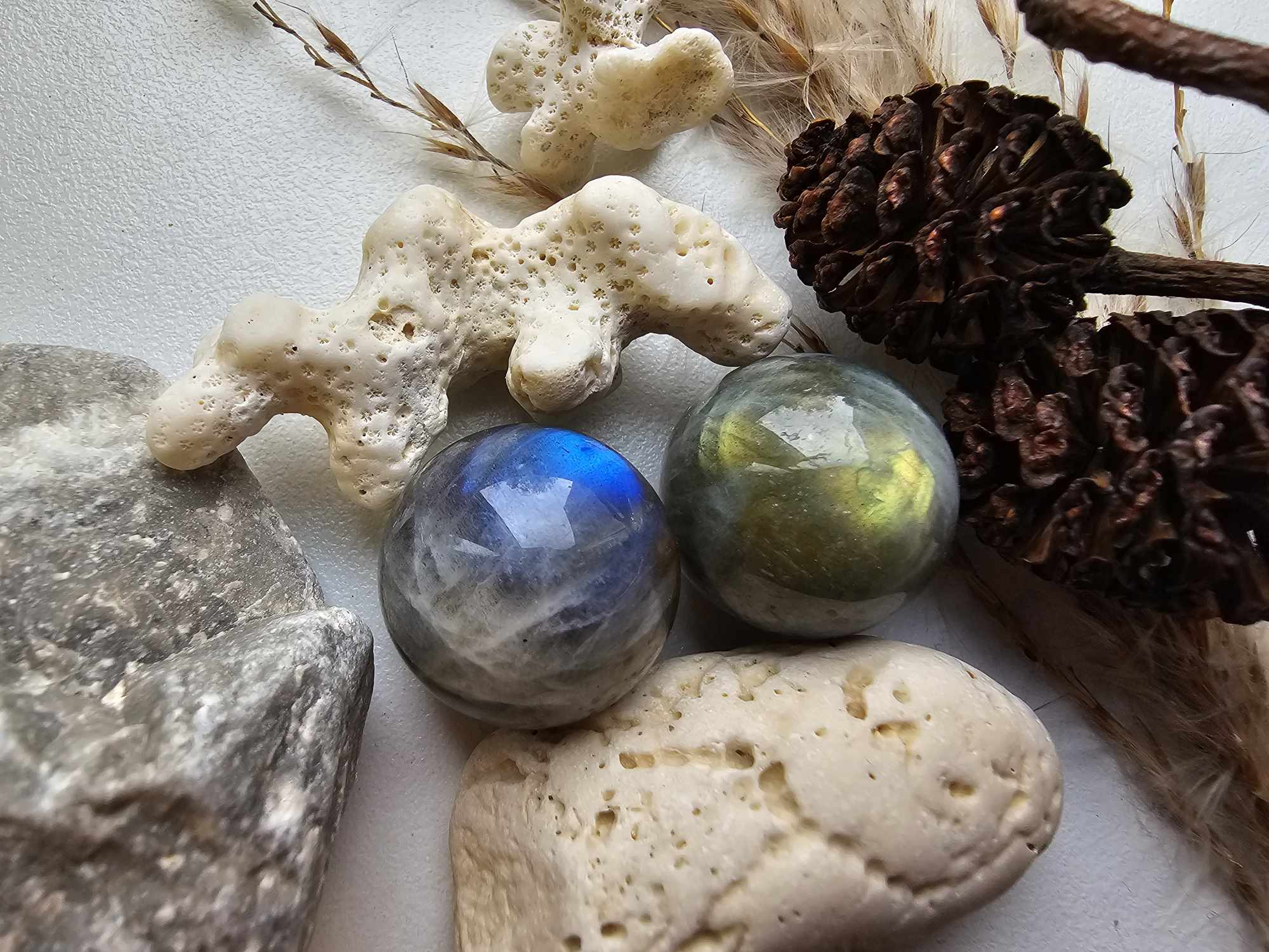 Labradoritas (apsauga, energija, ryžtas)