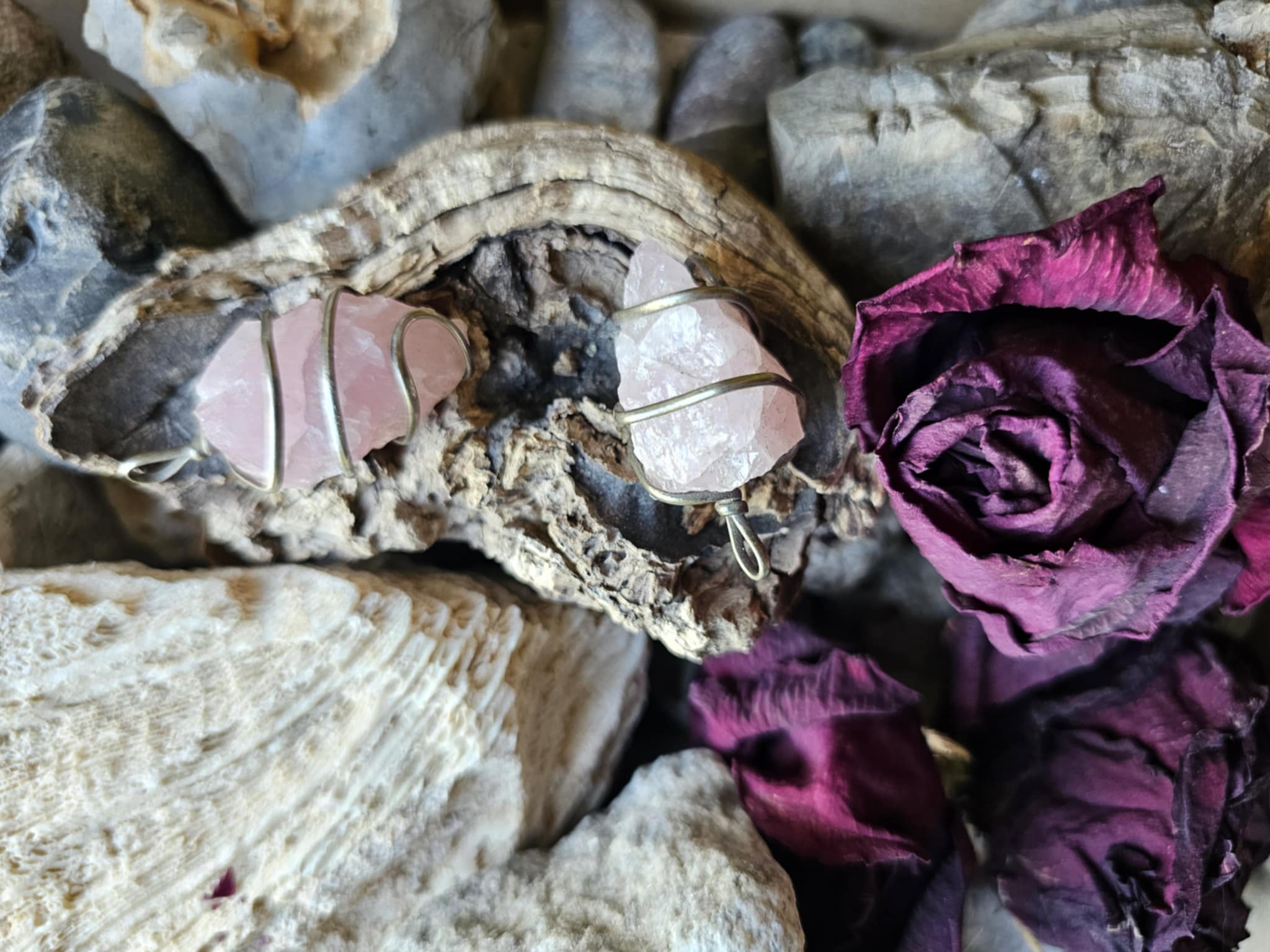 Rožinis kvarcas pakabukas (meilė sau, antra pusė)