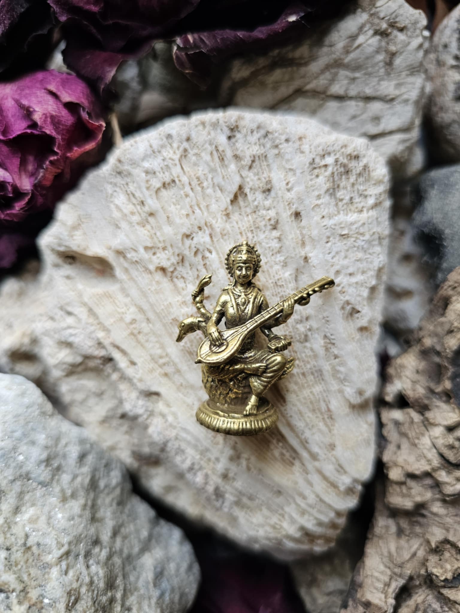 Sarasvati – išminties, kūrybos ir vidinės šviesos deivė
