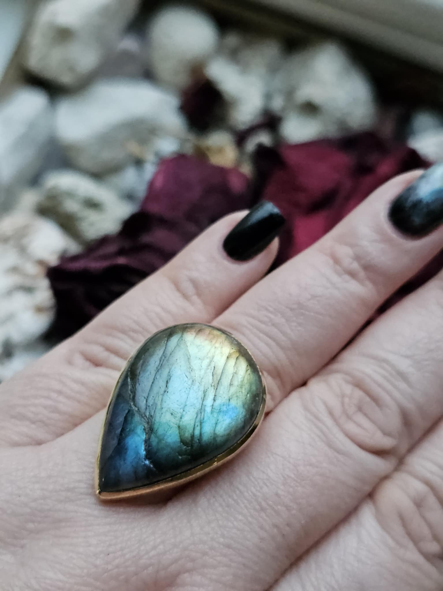 Labradoritas žiedas (apsauga, energija, ryžtas)