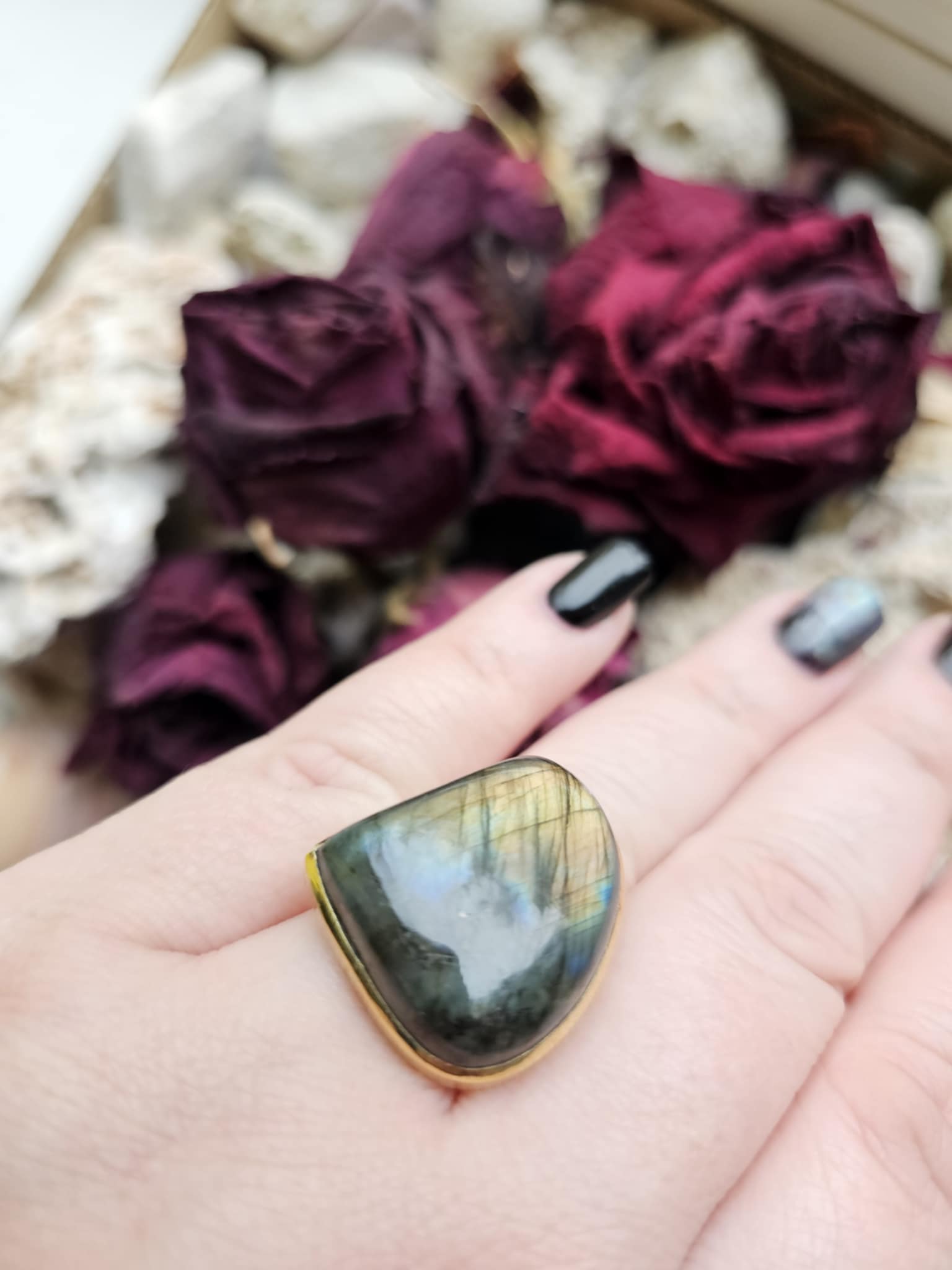 Labradoritas žiedas (apsauga, energija)