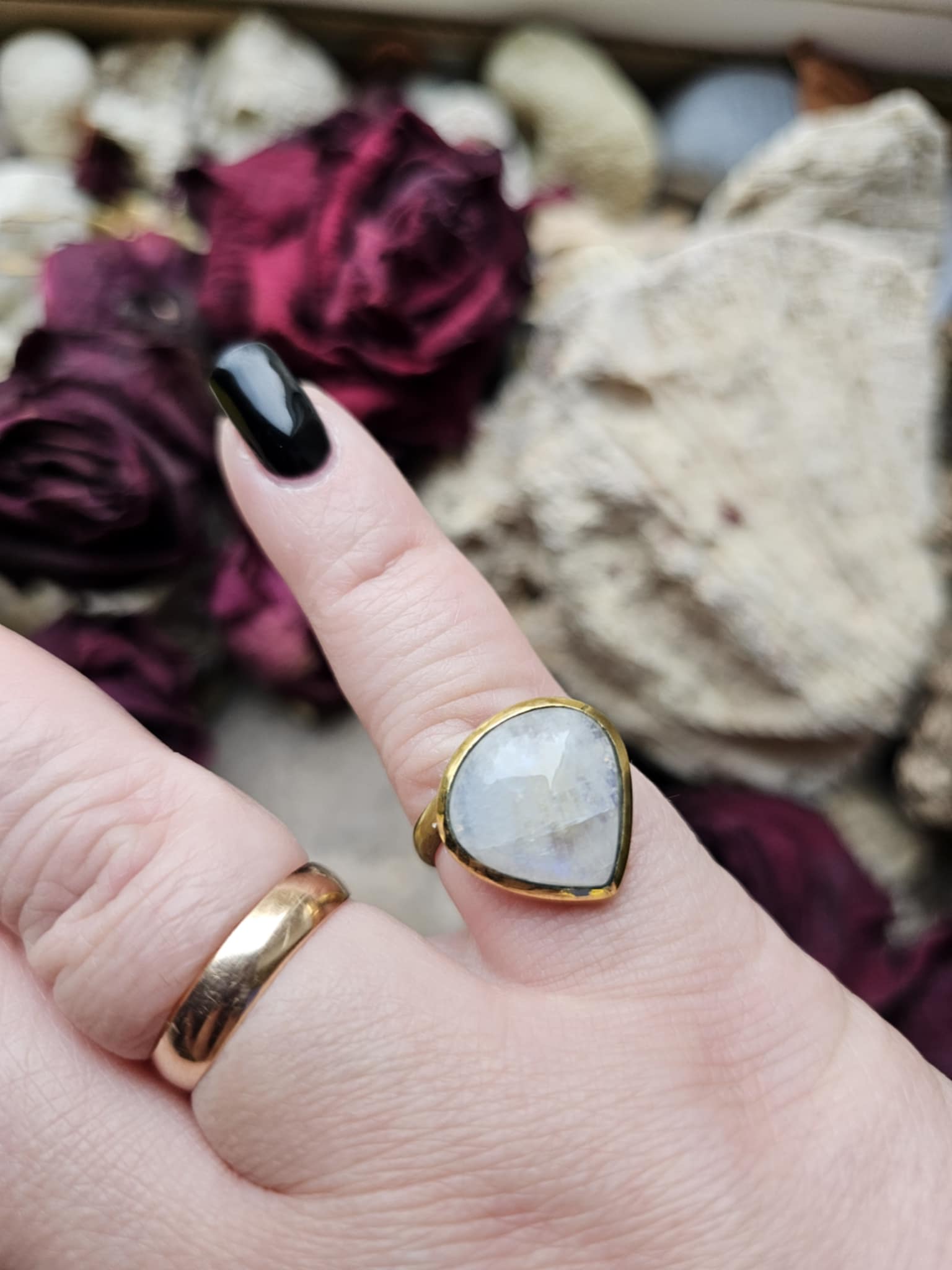 Mėnulis žiedas (moterims, intuicija, sveikata)